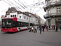 Kontaktleidningar for trolleybuss i gatekryss i Winterthur i Sveits