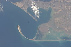 Image satellite de la baie au nord.