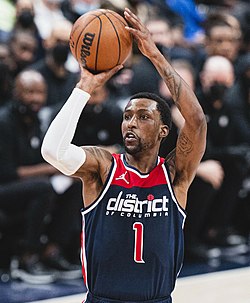 2022-ben, a Washington Wizards játékosaként