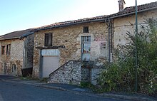 Des maisons anciennes du quartier de la ville haute de Châlus