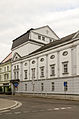 Stadttheater in halboffener Bebauung in Ecklage