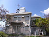 広島FM黄金山送信所（左・局舎、右・アンテナ）単独設置の頃