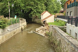 L'Yvette à Saint-Rémy-lès-Chevreuse 10 giorni dopo la piena del 31 maggio 2016.