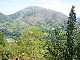 Le mont Hautza vu d'Erratzu.