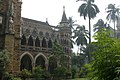 Edificiu de la biblioteca de la Universidá de Mumbai (1869-1878), d'estilos neogóticu y góticu venecianu.