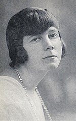Нелл Вальден в 1918 году