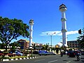 Die tweelingminarette van die Bandung-moskee, Indonesië.