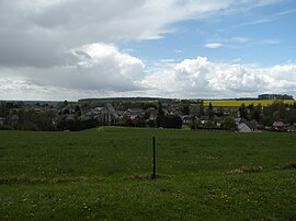 A general view of Fresneaux-Montchevreuil