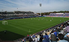 Stadion Mitsuzawa, salah satu dari dua stadion kandang Yokohama F. Marinos