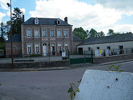 The town hall and school in Sept-Meules
