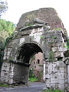 Arco di Druso, voûte de l'Aqua Antoniniana, face interne.