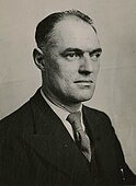Portrait d'un homme en costume-cravate