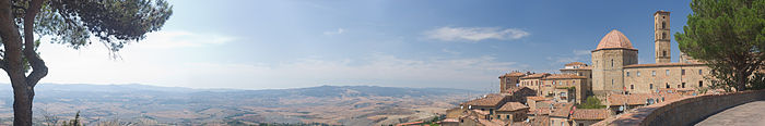 Volterra panoraam. Paremalt paistab ristimiskabel
