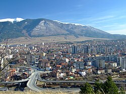 Pohled na Dupnicu a pohoří Rila