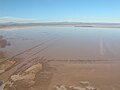 모하비 사막의 우기에 로저 호수에 물이 찬 모습.왼쪽에 나침도가 보인다.