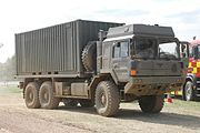 HX58 6×6 з доопрацюваннями, включаючи збільшені шини 16.00 R 20 і автоматичну коробку передач для умов Південної Африки