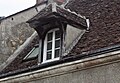 Lucarne « à la capucine », à La Châtre, Indre.