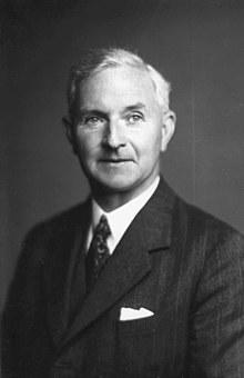 Black and white portrait photograph of John Edward Lennard‑Jones