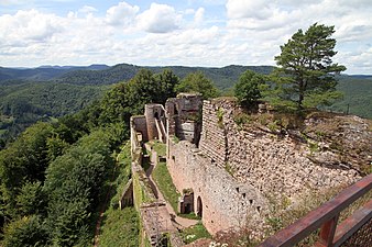 Blick von der Schildmauer zum Torturm