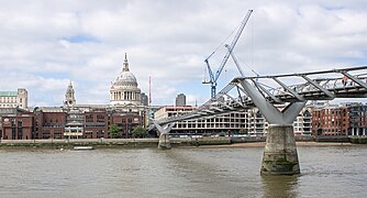 Le pont vu de la rive sud de la Tamise