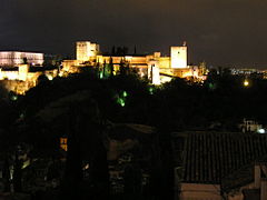 Alhambra ponoči