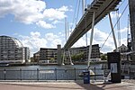 Närbild på Royal Victoria Dock Bridge, sedd norrifrån