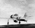 Awyren ymladd Japaneaidd Mitsubishi A6M2 "Zero" o'r ail don yn esgyn o'r cariwr awyrennau Akagi ar fore'r 7 Rhagfyr, 1941.