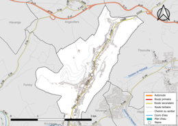 Carte en couleur présentant le réseau hydrographique de la commune