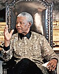 Nelson Mandela fyller 90 år denne uken. Bilde fra 1998