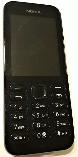 Nokia 222 edestä.