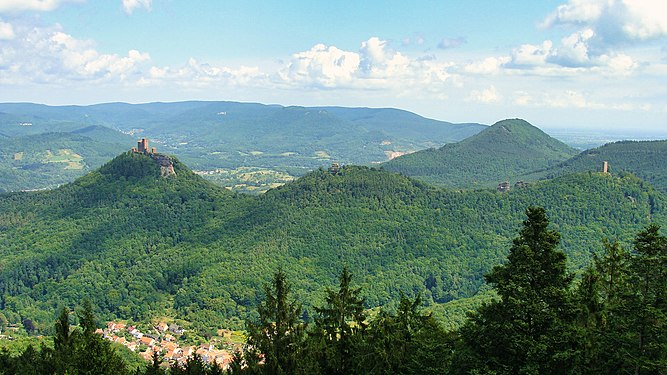 Trifelsgruppe aus Südwesten