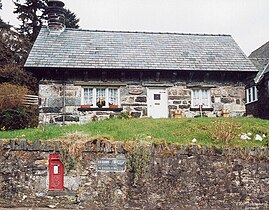 Bwthyn carreg ym Metws-y-Coed