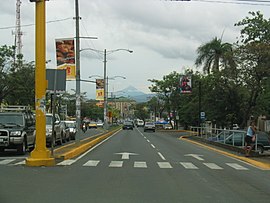 Carretera a Masaya mit Blick auf den Vulkan Momotombo