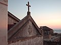 Jerusalemkreuz an einem Kloster in Sidon, Libanon