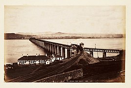 Die erste Brücke vor dem Einsturz mit Blick von Wormit nach Dundee