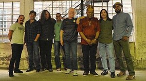 Les Brers (L-R): Marc Quiñones, Pat Bergeson, Bruce Katz, Oteil Burbridge, Butch Trucks, Jaimoe, Jack Pearson, Lamar Williams Jr.