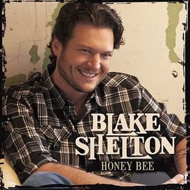 Обложка сингла Блейка Шелтона «Honey Bee» ()
