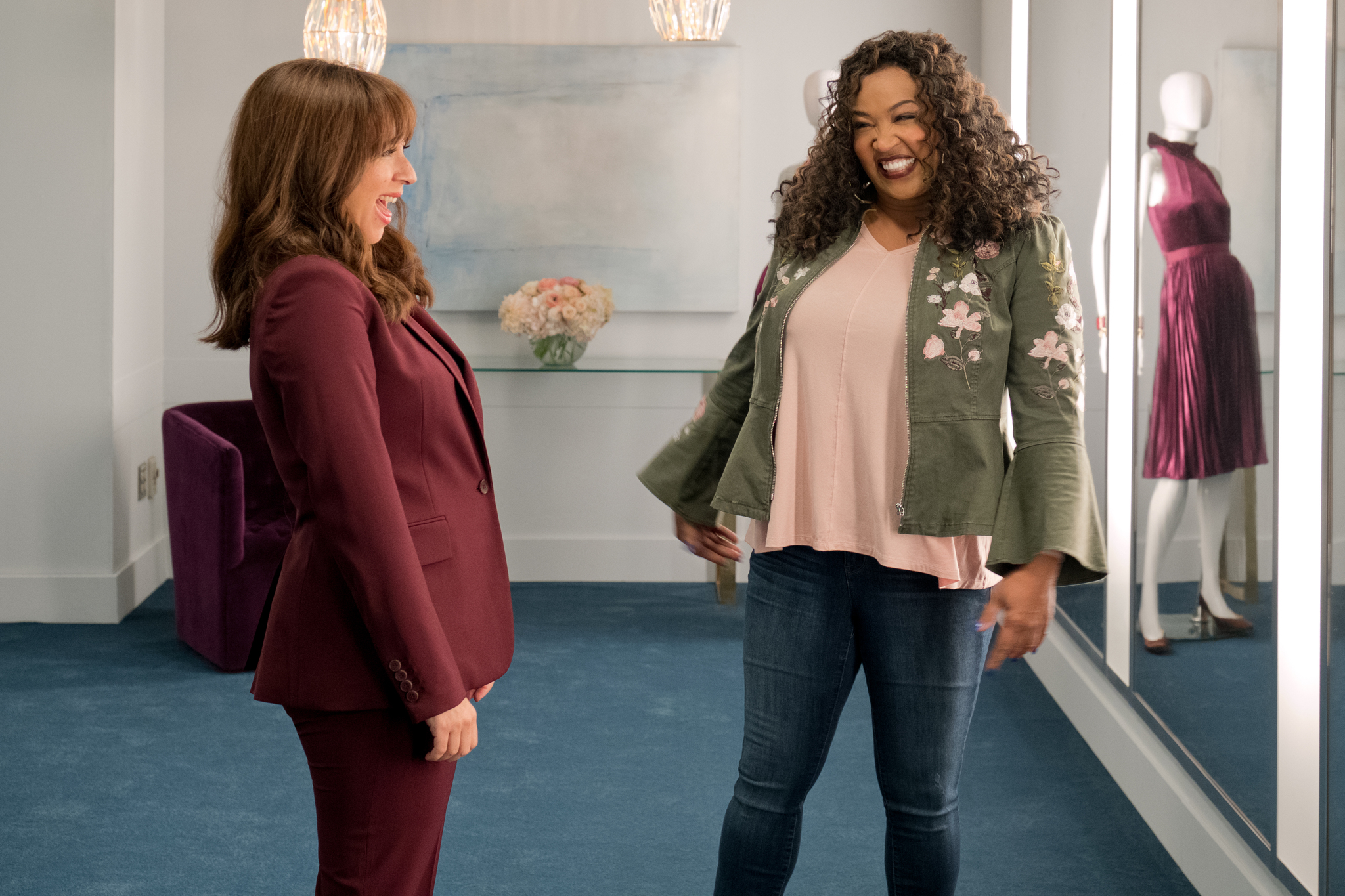 Kym Whitley and Maya Rudolph in Forever (2018)