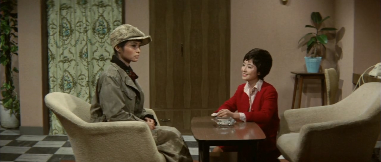 Yuriko Hoshi and Akiko Wakabayashi in San Daikaijû Chikyû Saidai no Kessen (1964)