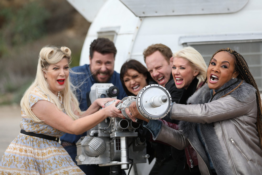 Vivica A. Fox, Tori Spelling, Tara Reid, Ian Ziering, Dean McDermott, and Cassandra Scerbo in The Last Sharknado: It's About Time (2018)