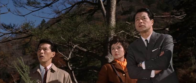 Yuriko Hoshi, Hiroshi Koizumi, and Yôsuke Natsuki in San Daikaijû Chikyû Saidai no Kessen (1964)