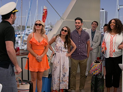 Kym Whitley, Emily Osment, Jonathan Sadowski, Bryan Safi, and Aimee Carrero in Young & Hungry (2014)