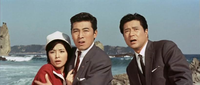 Yuriko Hoshi, Hiroshi Koizumi, and Akira Takarada in Mosura tai Gojira (1964)