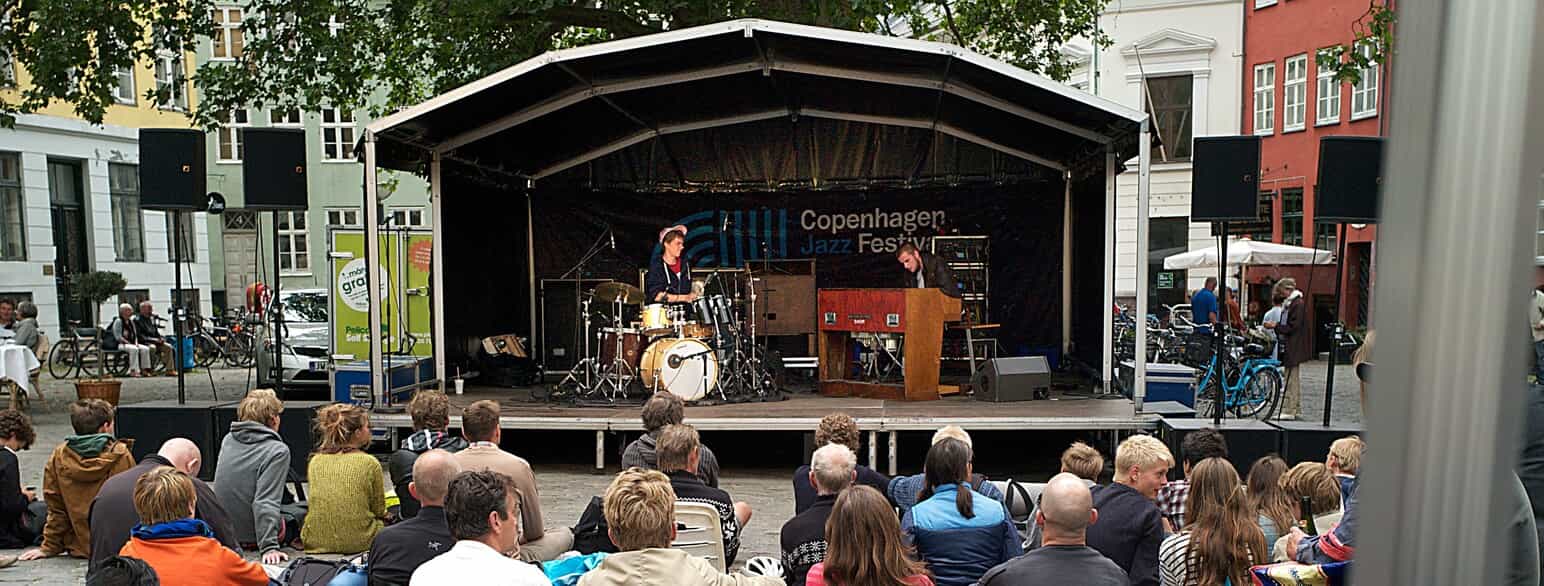 Vinderne af ung jazz 2013, Crunch House, spiller til Copenhagen Jazz Festival, Gråbrødre Torv. Foto fra 2013.