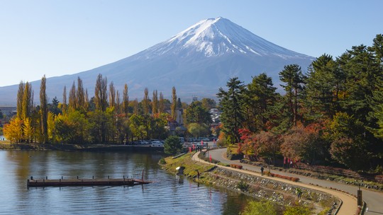 Cidade bloqueia vista do Fuji por causa de turistas