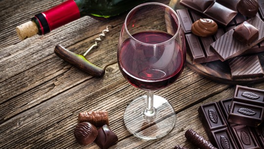 Páscoa: 13 harmonizações surpreendentes de chocolate com vinho