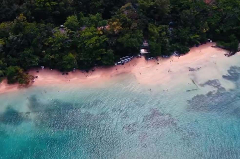Praia na Jamaica — Foto: Reprodução/Youtube