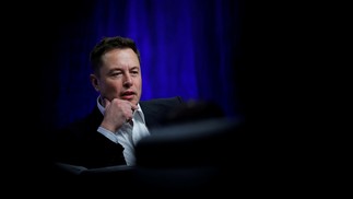 Elon Musk, dono da Tesla, SpaceX e X, ex-Twitter, perdeu a liderança, mas ainda tem um patrimônio de US$ 195 bilhões