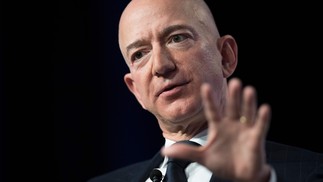 Jeff Bezos, criador da Amazon, se manteve na terceira colocação com um patrimônio de US$ 194 bilhões
