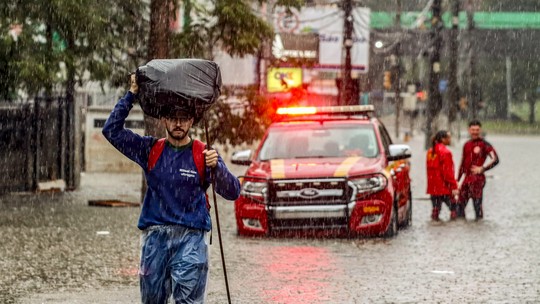 Porto Alegre tem mês mais chuvoso de sua história e estima prejuízo de R$ 8 bilhões
